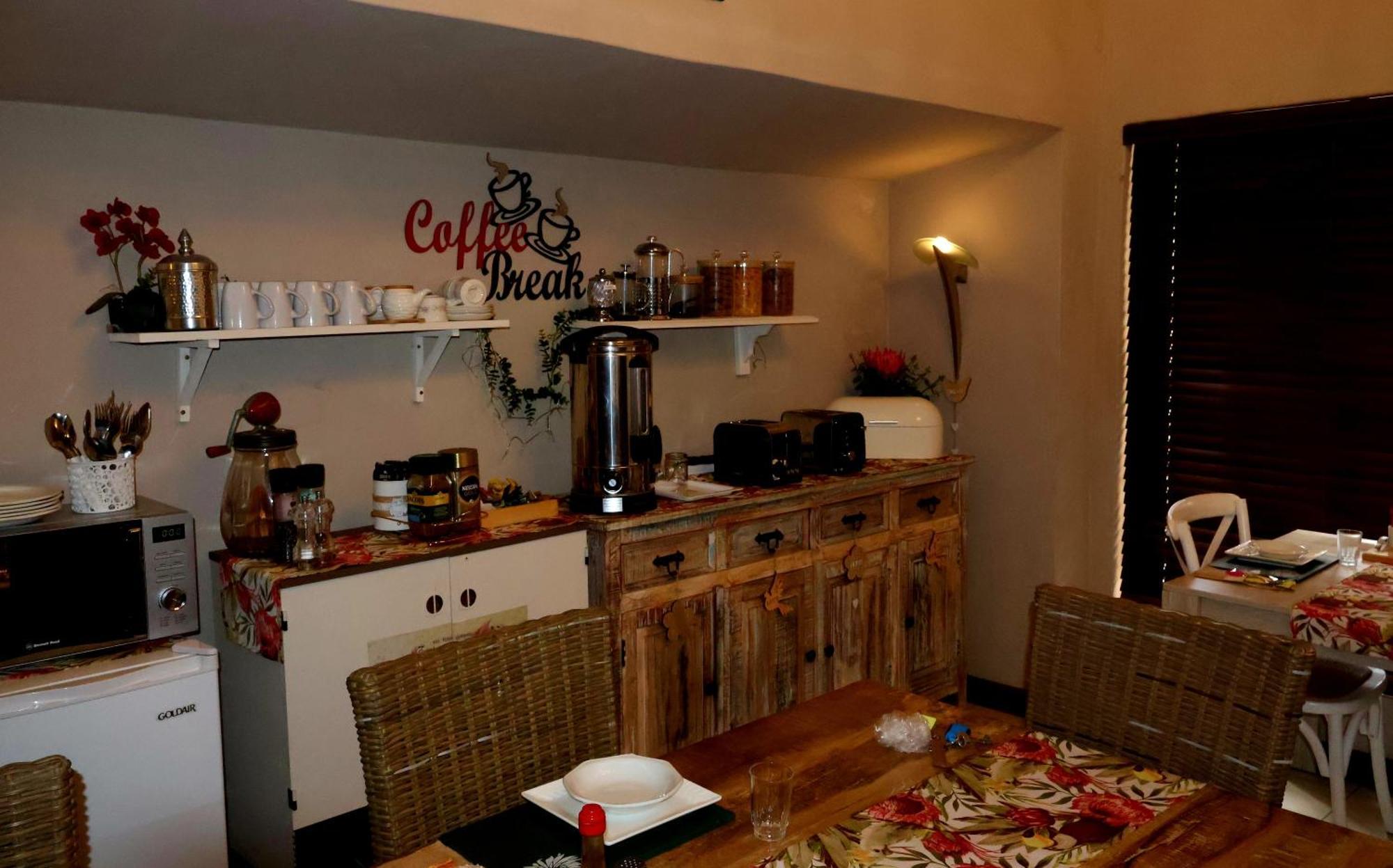 Bed and Breakfast The Leopard Tree Polokwane Esterno foto
