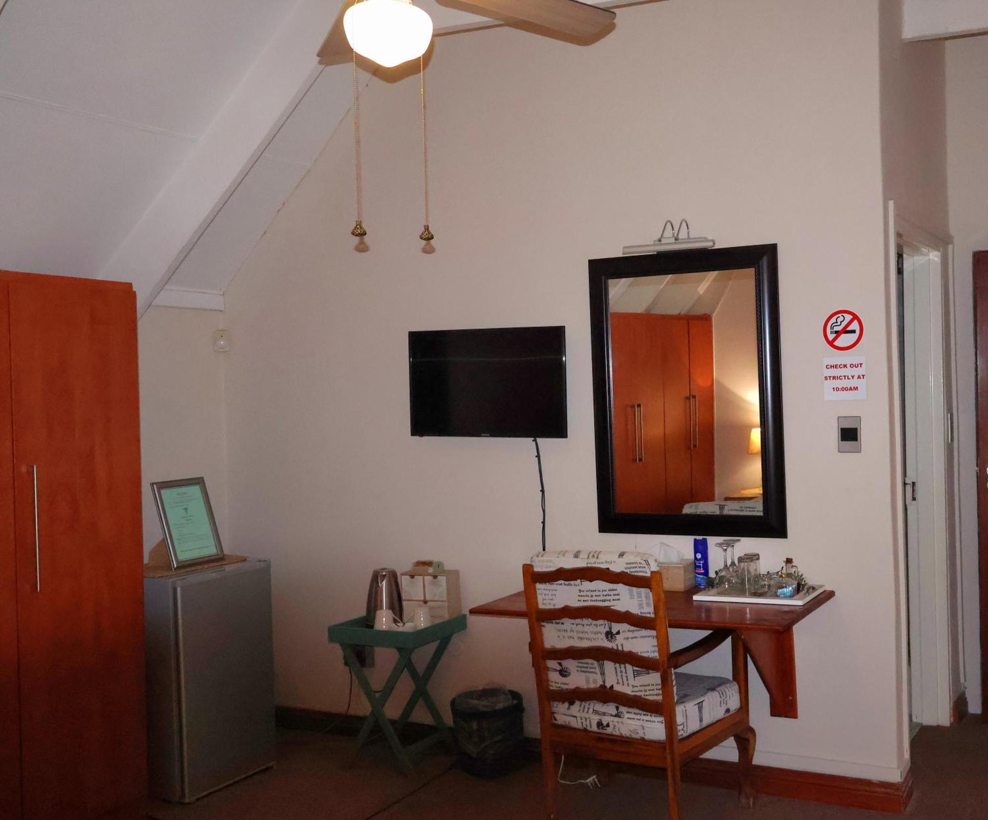 Bed and Breakfast The Leopard Tree Polokwane Esterno foto